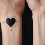 découvrez 15 idées de tatouages minimalistes pour femmes : des motifs élégants, discrets et inspirants, parfaits pour sublimer votre style avec simplicité.